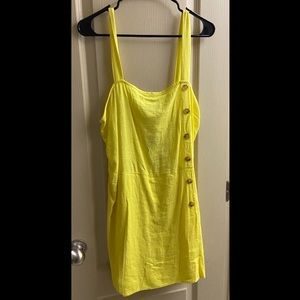 Neon yellow coverup / beach day outfit